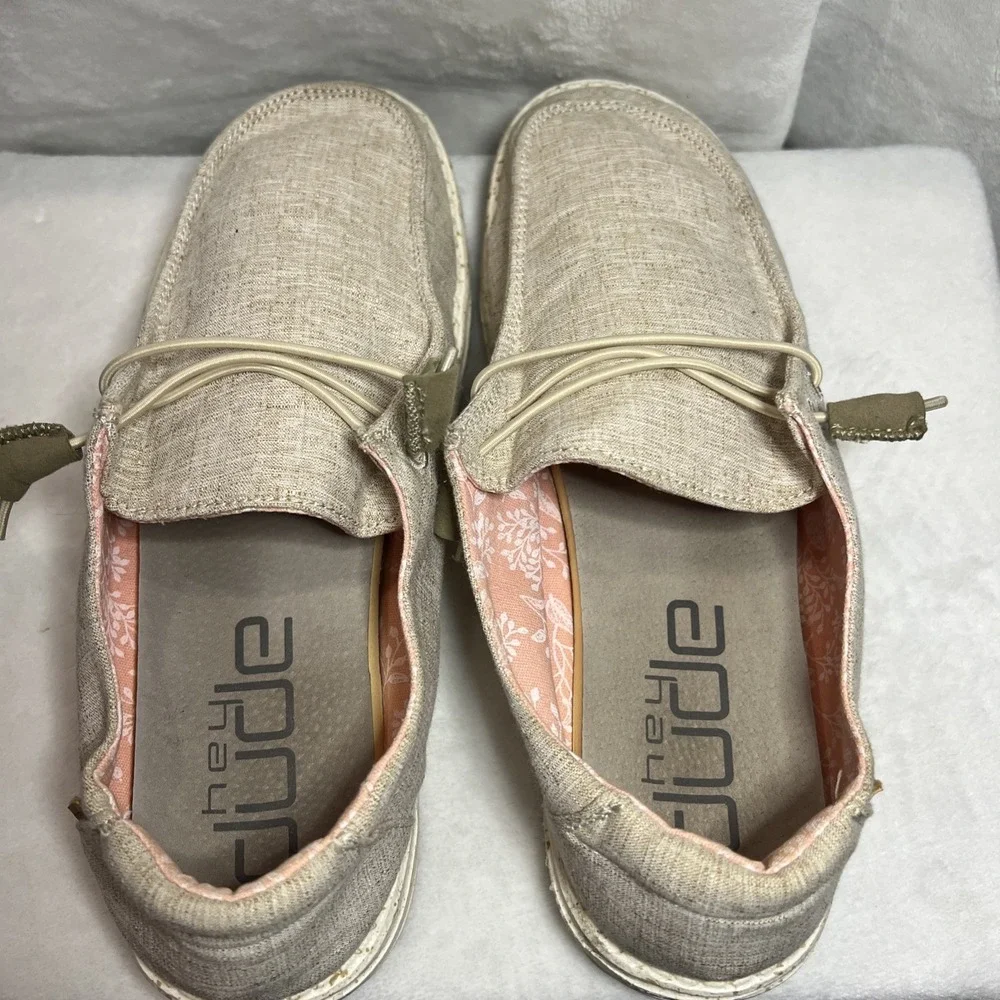 Hey Dude Wendy Chambray White Nut Women's Size 10 Slip On Casual Shoes Beige